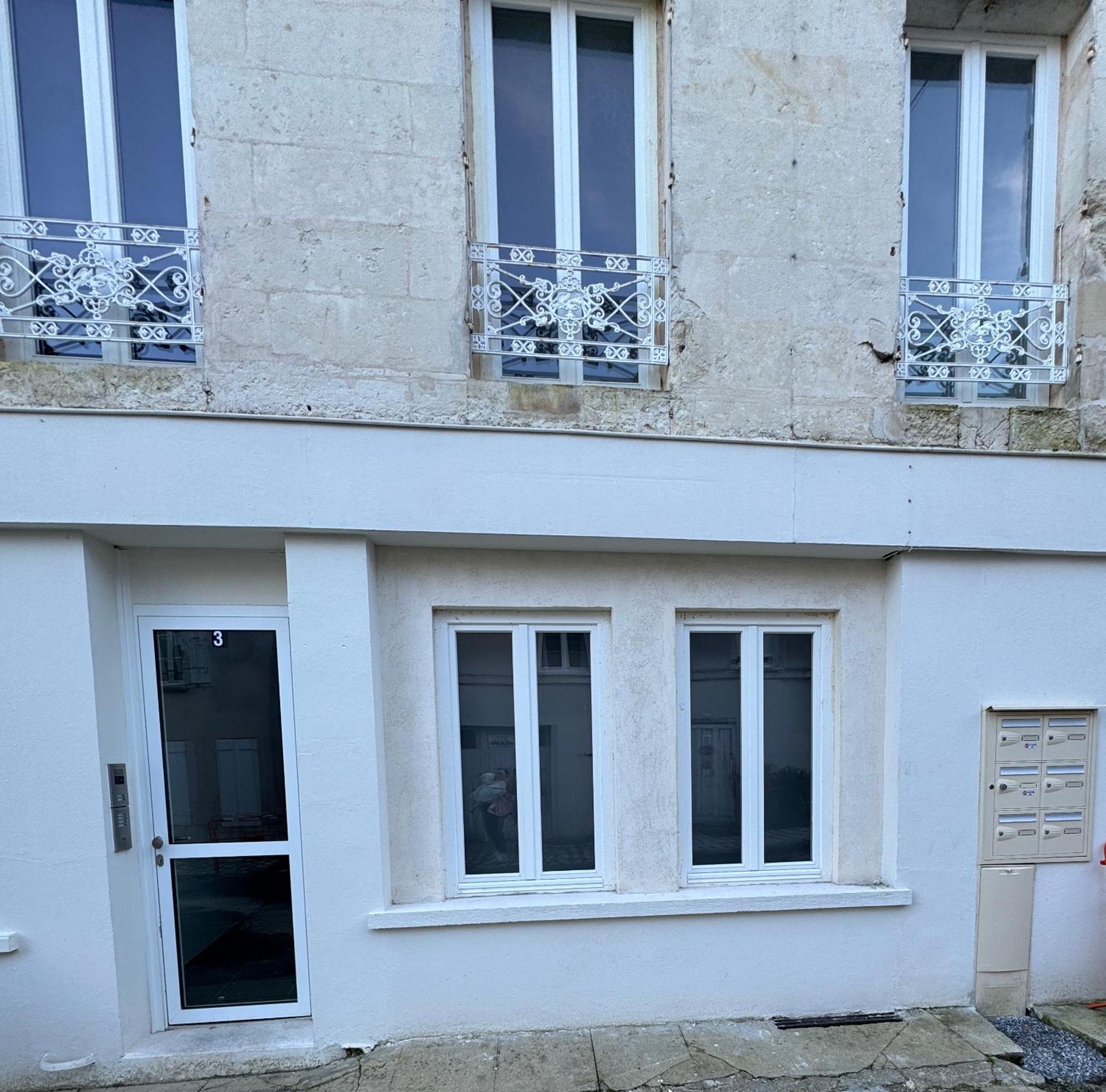 Ave Cesar - Confort Moderne & Charme Gallo-Romain - Coeur De Ville - Tv 4K - Fibre Saintes Exterior foto